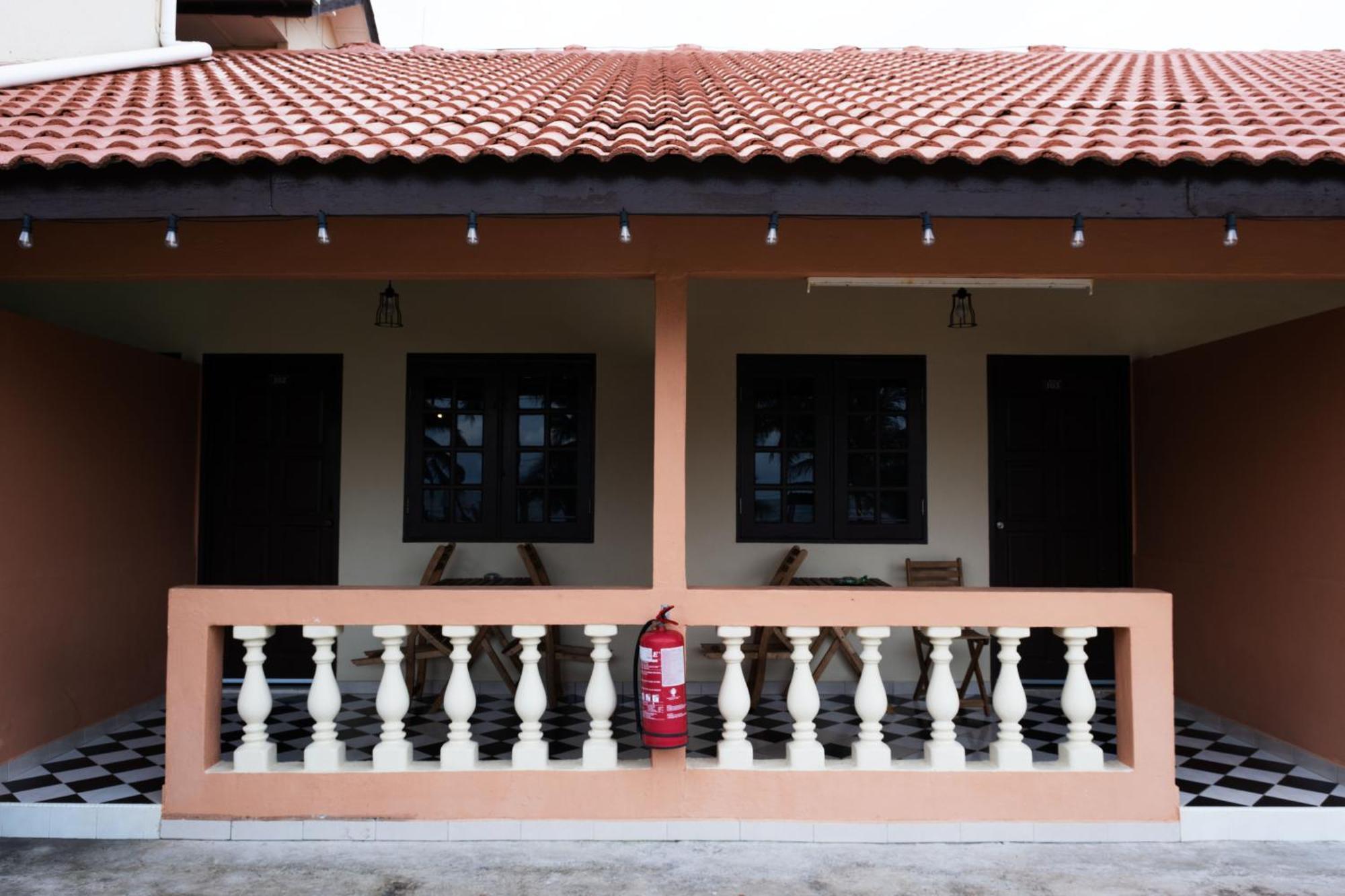 Blackstone Beach Resort Kuantan Exterior foto